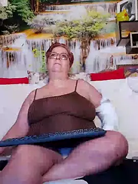 Snapshot of QueenPammy1 chatting on 03/01/25, 06:35 QueenPammy1 online show from 03/01/25, 06:35