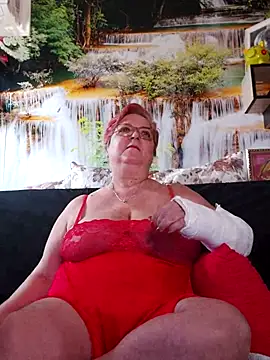 Snapshot of QueenPammy1 chatting on 03/11/25, 10:18 QueenPammy1 online show from 03/11/25, 10:18