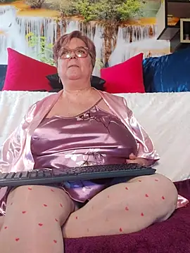 QueenPammy1 online show from 02/12/26, 09:26