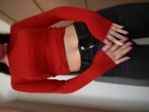 Snapshot of EvieSexy chatting on 03/19/25, 10:00 EvieSexy online show from 03/19/25, 10:00