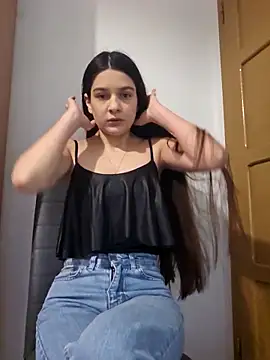 Snapshot of EvieSexy chatting on 03/21/25, 07:22 EvieSexy online show from 03/21/25, 07:22