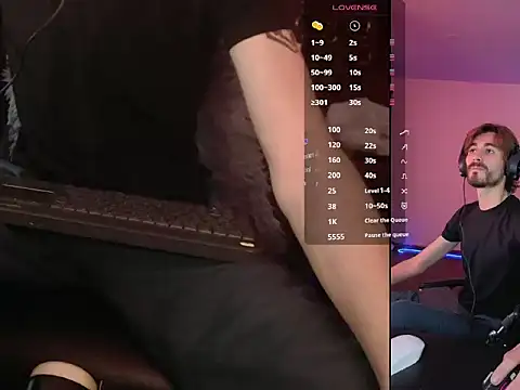 Snapshot of Aaron_malikk chatting on 11/12/25, 03:01 Aaron malikk online show from 11/12/25, 03:01