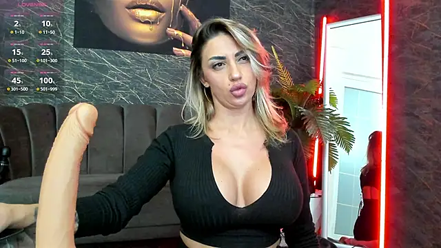 Snapshot of IzabelaTessa chatting on 10/30/25, 09:15 IzabelaTessa online show from 10/30/25, 09:15