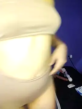 Snapshot of marina_huerta03 chatting on 11/15/25, 07:10 marina huerta03 online show from 11/15/25, 07:10