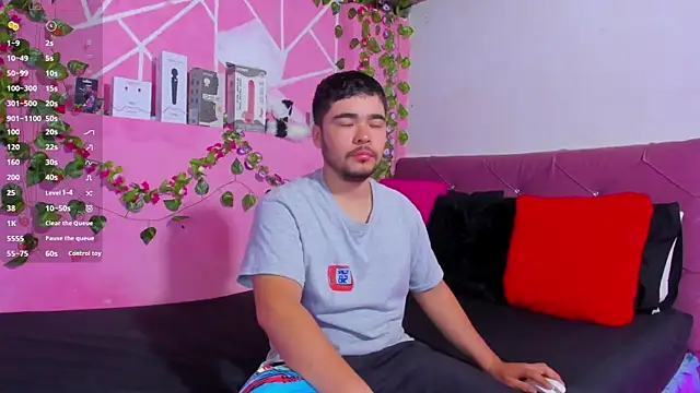  mia and mike  online show from 03/21/25, 11:33