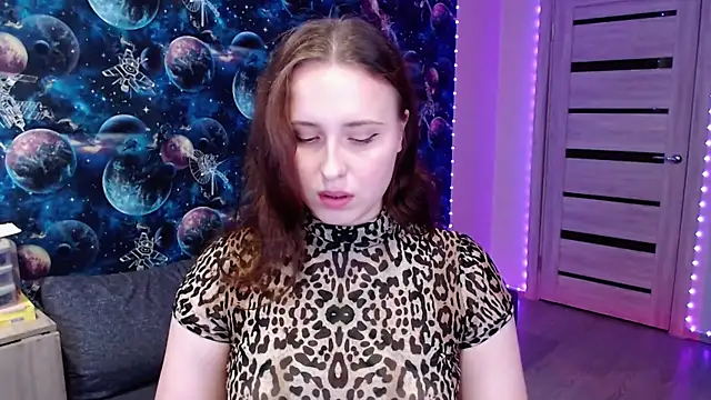 Snapshot of BarbiePieer chatting on 10/20/25, 01:55 BarbiePieer online show from 10/20/25, 01:55