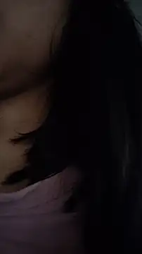 Snapshot of Elowyn chatting on 11/27/25, 07:05 Elowyn online show from 11/27/25, 07:05