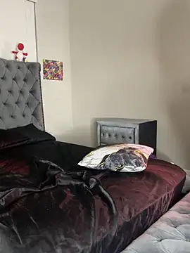 piscesaurora online show from 03/19/25, 10:33