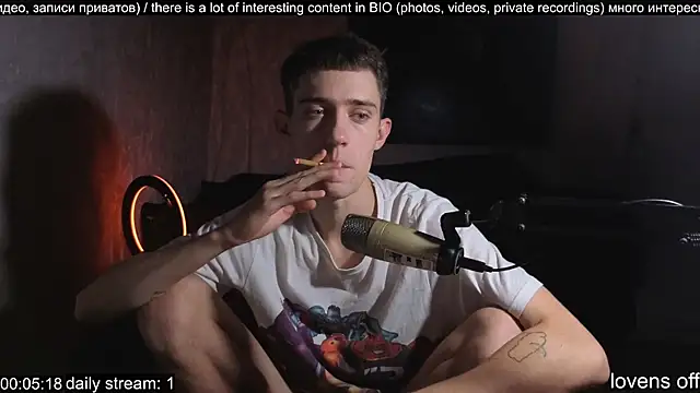 Snapshot of w0rkman chatting on 10/03/25, 09:12 w0rkman online show from 10/03/25, 09:12