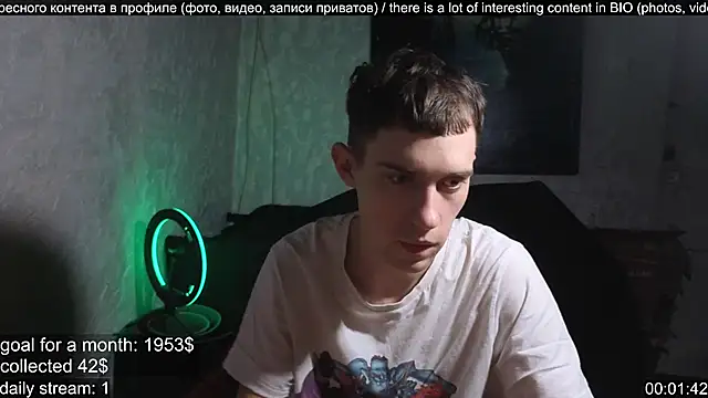 Snapshot of w0rkman chatting on 10/04/25, 10:30 w0rkman online show from 10/04/25, 10:30