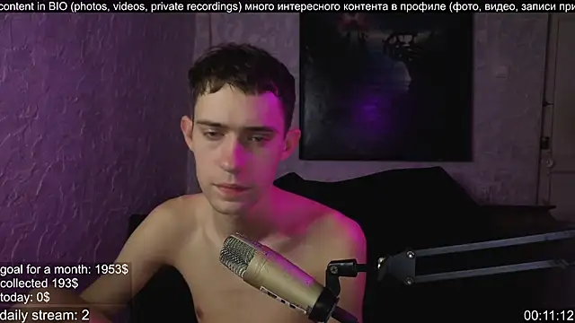 Snapshot of w0rkman chatting on 10/08/25, 12:52 w0rkman online show from 10/08/25, 12:52