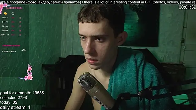 Snapshot of w0rkman chatting on 10/11/25, 11:25 w0rkman online show from 10/11/25, 11:25