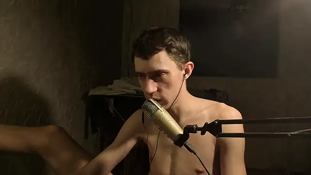 Snapshot of w0rkman chatting on 11/16/25, 05:07 w0rkman online show from 11/16/25, 05:07