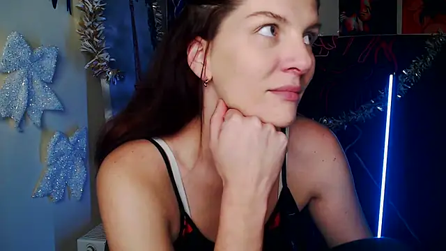 VanessaRey  online show from 12/19/25, 08:43