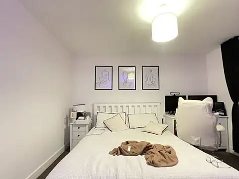 Snapshot of Missalex_xo chatting on 10/10/25, 09:03 Missalex xo online show from 10/10/25, 09:03