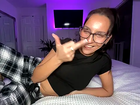 Snapshot of Missalex_xo chatting on 10/16/25, 08:32 Missalex xo online show from 10/16/25, 08:32