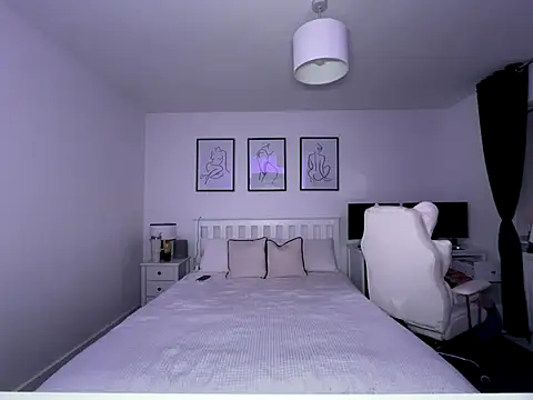 Snapshot of Missalex_xo chatting on 10/17/25, 07:49 Missalex xo online show from 10/17/25, 07:49