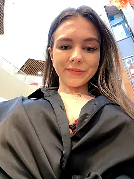 MilaBee online show from 11/21/25, 08:35