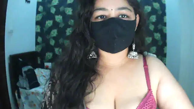 Snapshot of sonali4 chatting on 07/12/26, 12:51 sonali4 online show from 07/12/26, 12:51