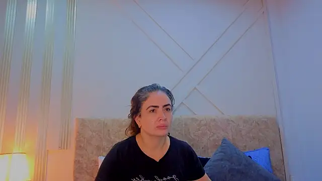 angelinarouse  online show from 04/03/26, 12:41