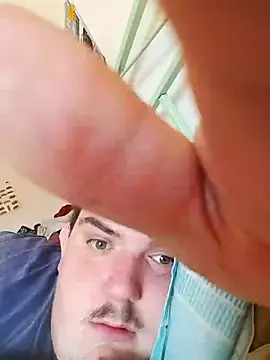 Snapshot of Piono chatting on 03/18/25, 11:41 Piono online show from 03/18/25, 11:41