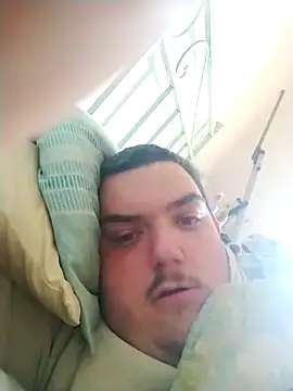 Snapshot of Piono chatting on 03/20/25, 12:11 Piono online show from 03/20/25, 12:11