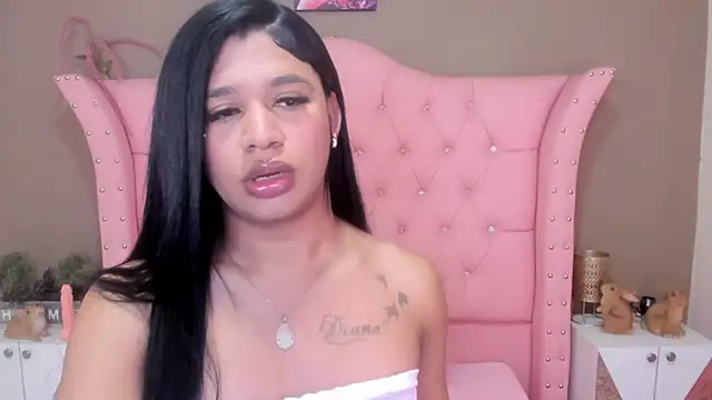 Snapshot of Samantha_Evans_18 chatting on 03/22/25, 04:24 Samantha Evans 18 online show from 03/22/25, 04:24
