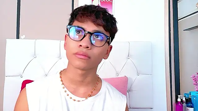 Ethan Westt online show from 03/17/26, 08:01