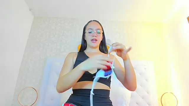 debora scoot online show from 12/15/25, 10:52