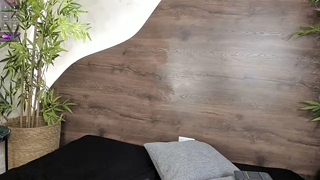 Snapshot of mia_lacy_ chatting on 11/16/25, 07:41 mia lacy online show from 11/16/25, 07:41