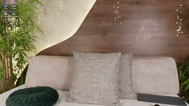 mia lacy  online show from 06/22/26, 10:18