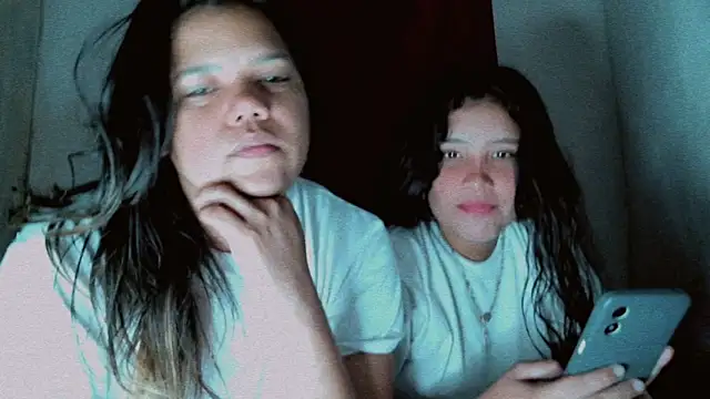 Snapshot of Valeria_Tiffany chatting on 03/20/25, 04:07 Valeria Tiffany online show from 03/20/25, 04:07