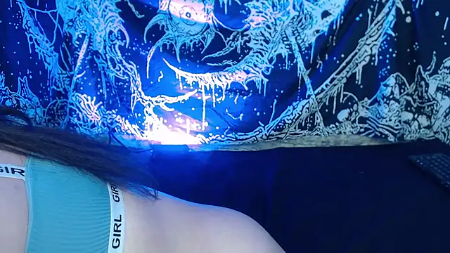 Snapshot of mikaskullcs chatting on 09/15/25, 04:34 mikaskullcs online show from 09/15/25, 04:34