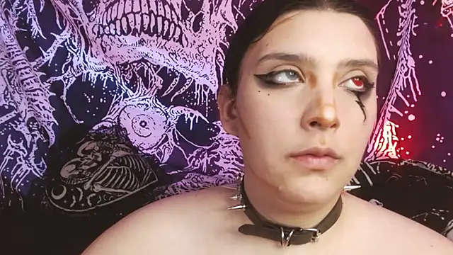 Snapshot of mikaskullcs chatting on 11/14/25, 09:24 mikaskullcs online show from 11/14/25, 09:24