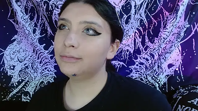 Snapshot of mikaskullcs chatting on 11/25/25, 10:32 mikaskullcs online show from 11/25/25, 10:32