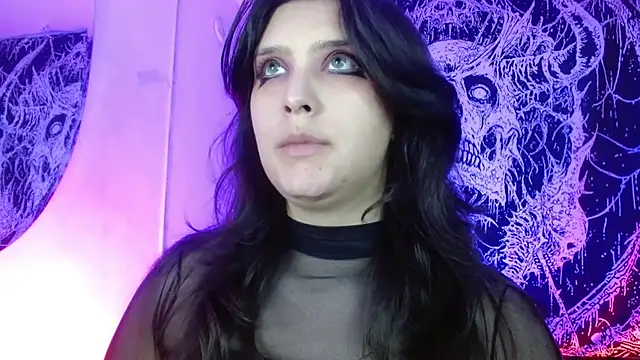 Snapshot of mikaskullcs chatting on 12/13/25, 09:20 mikaskullcs online show from 12/13/25, 09:20