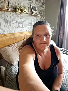 MissQueenBeex online show from 09/26/25, 10:41