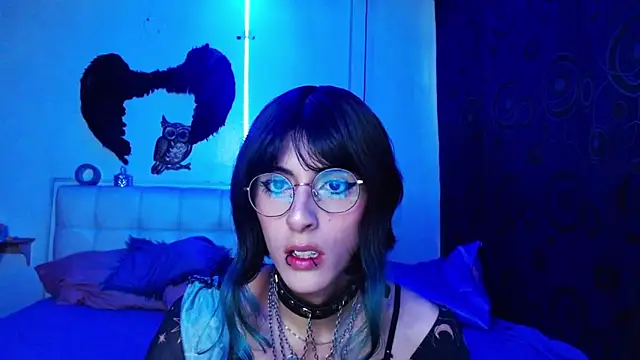 Snapshot of goth_minerva chatting on 09/10/25, 01:44 goth minerva online show from 09/10/25, 01:44