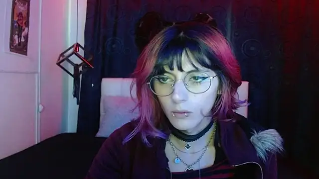 Snapshot of goth_minerva chatting on 10/17/25, 01:14 goth minerva online show from 10/17/25, 01:14