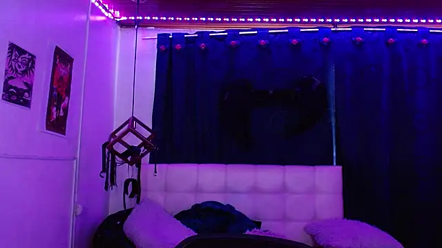 goth minerva online show from 11/18/25, 02:32