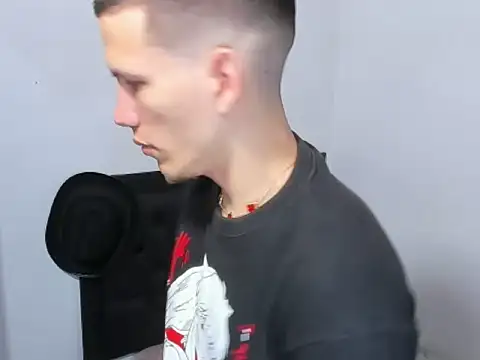 Snapshot of kevinkewman chatting on 12/20/25, 10:00 kevinkewman online show from 12/20/25, 10:00