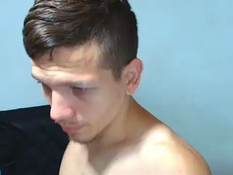 Snapshot of kevinkewman chatting on 03/27/26, 01:44 kevinkewman online show from 03/27/26, 01:44