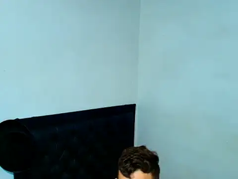 Snapshot of kevinkewman chatting on 04/10/26, 12:54 kevinkewman online show from 04/10/26, 12:54