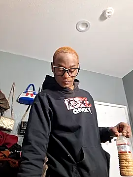 ItsBarbieBitcxxxx69 online show from 10/17/25, 02:48