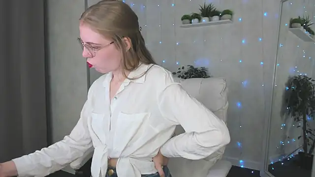 Snapshot of Joann_Shermann chatting on 10/23/25, 01:16 Joann Shermann online show from 10/23/25, 01:16