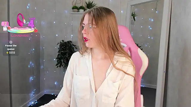 Snapshot of Joann_Shermann chatting on 11/30/25, 01:09 Joann Shermann online show from 11/30/25, 01:09