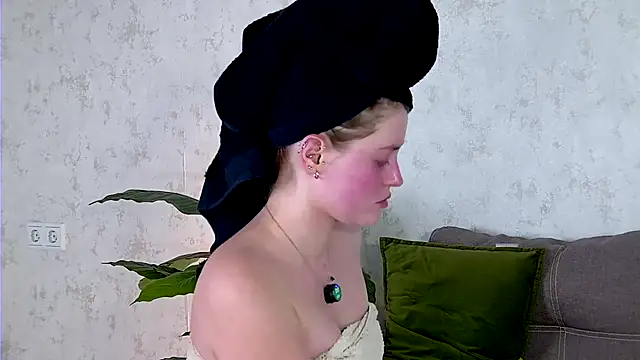 Snapshot of AshleyD_ chatting on 09/20/25, 02:45 AshleyD online show from 09/20/25, 02:45