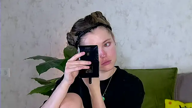 Snapshot of AshleyD_ chatting on 12/02/25, 02:17 AshleyD online show from 12/02/25, 02:17