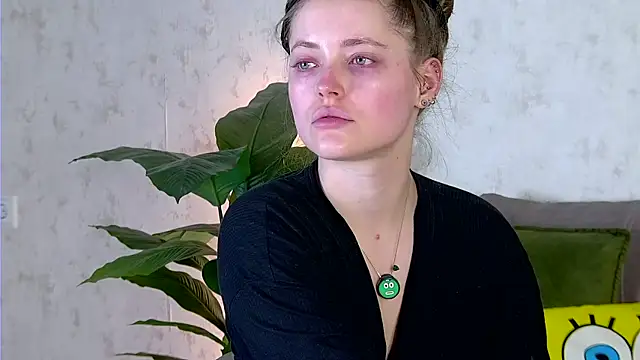 Snapshot of AshleyD_ chatting on 12/04/25, 02:10 AshleyD online show from 12/04/25, 02:10