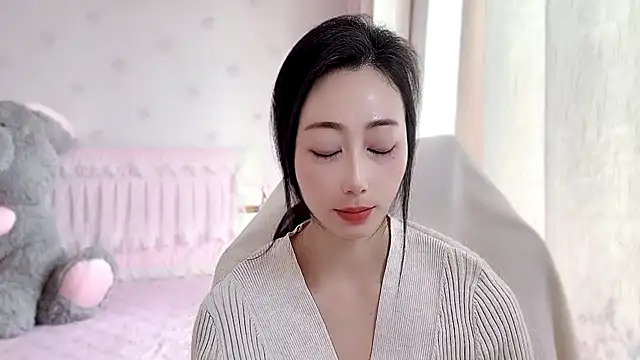 Snapshot of anjila888 chatting on 11/12/25, 01:06 anjila888 online show from 11/12/25, 01:06